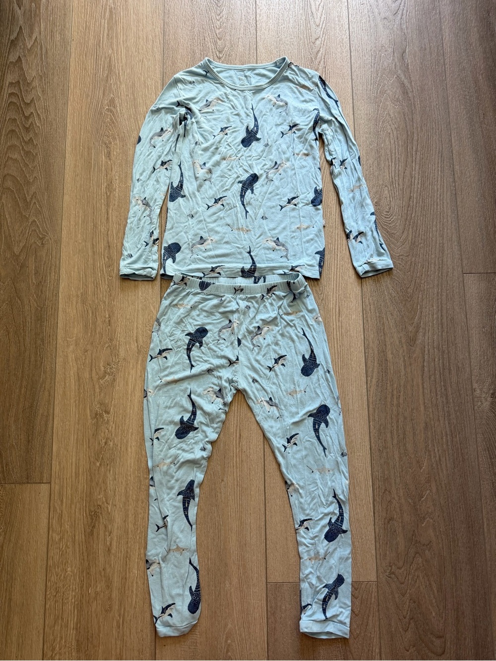 Kyte Baby 5T Two-Piece Pajama Set Stream Sharks